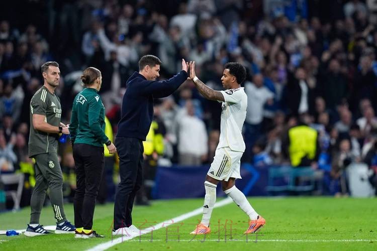 TA:输瓦伦后安帅在更衣室大发脾气 皇马问题很多 TA:输瓦伦后安帅在更衣室大发脾气 皇马问题很多